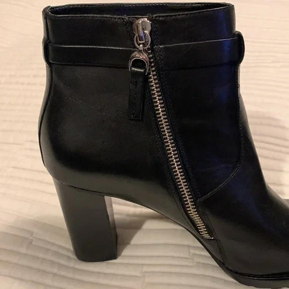 Lauren Ralph Lauren Women’s Black Laletta Leather Bootie Size 7.5B - Picture 11 of 14